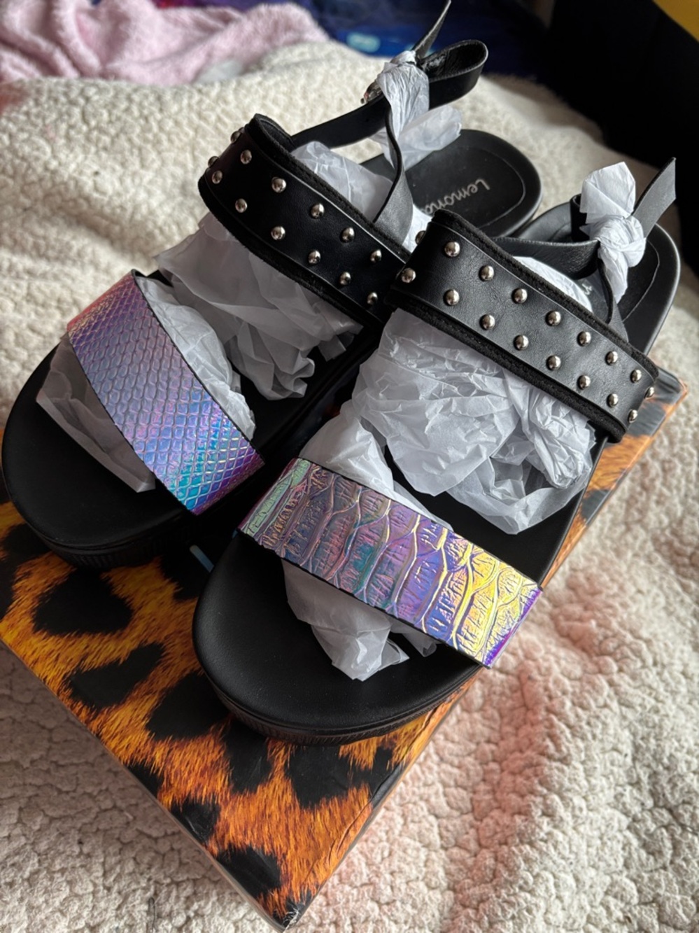 New in Box Fashion Nova platform sandal with metallic iridescent ladies size 9